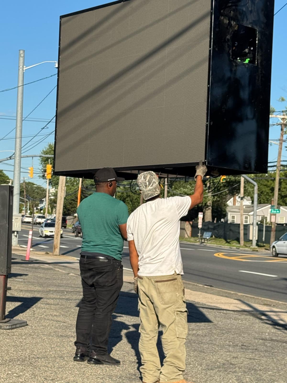 LED BUSINESS SIGN BOX 80” X 60”