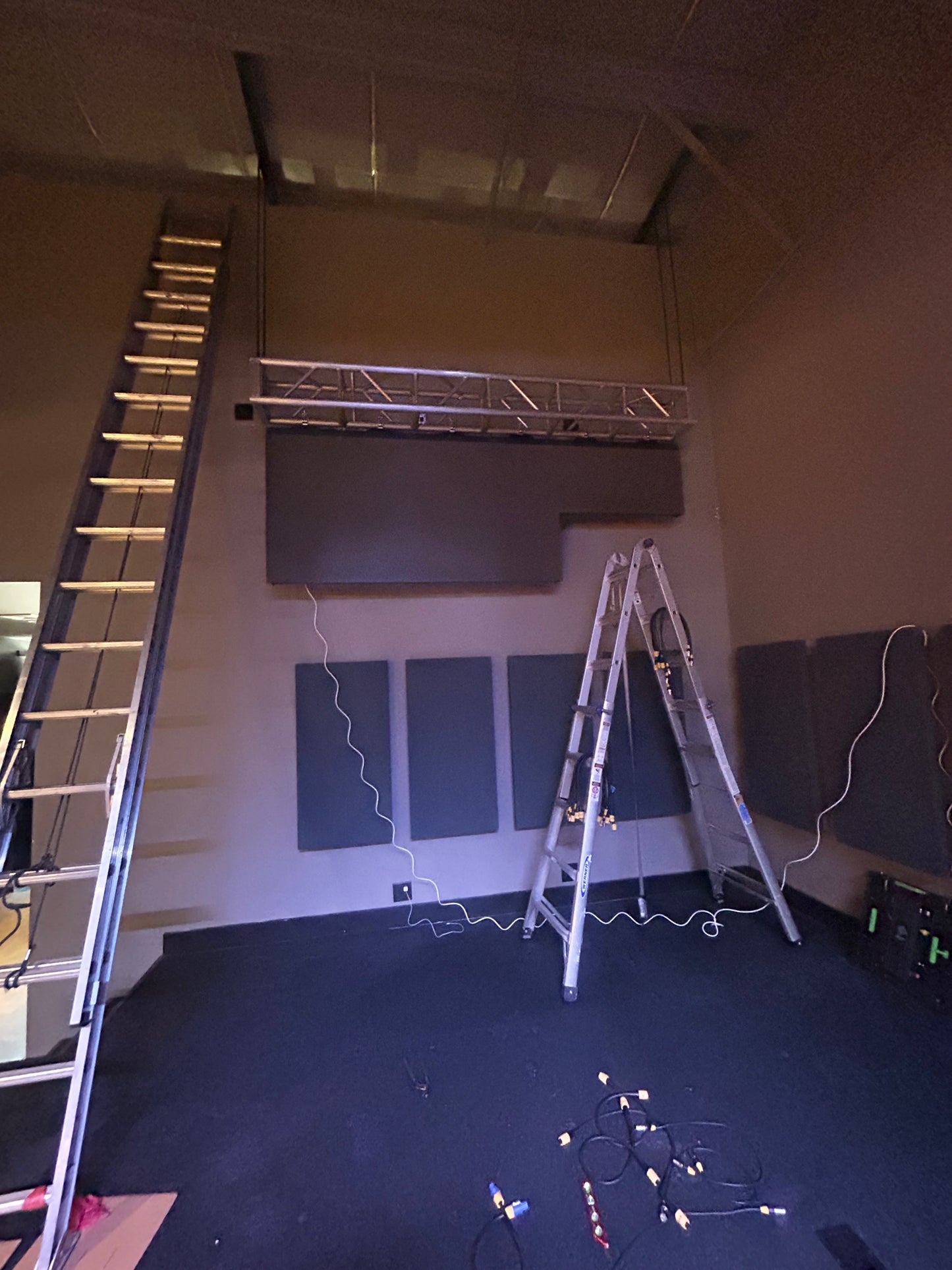 Labor production installations